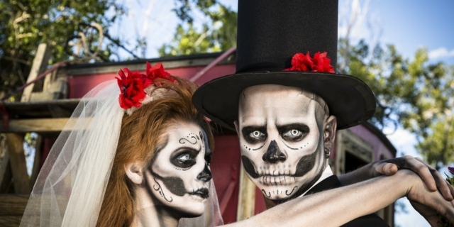 maquillage-pour-Halloween-couple-crâne-mexicain-noir-blanc