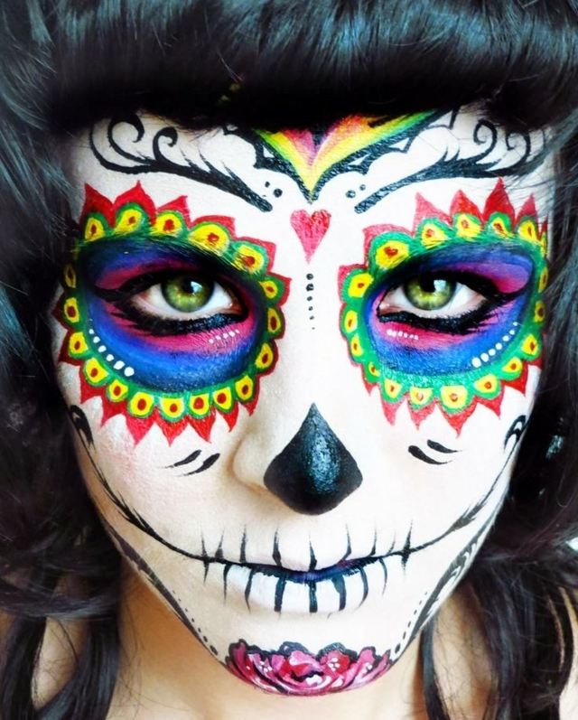 maquillage-pour-Halloween-femme-crâne-sucre-couleurs