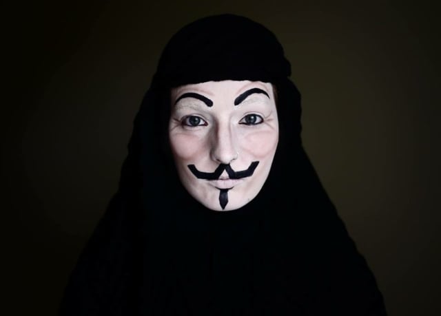 maquillage-pour-Halloween-femme-original-V-Vendetta