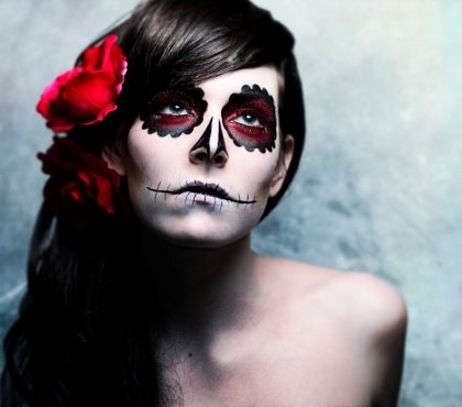 maquillage-pour-Halloween-femme-tête-de-mort-Calavera