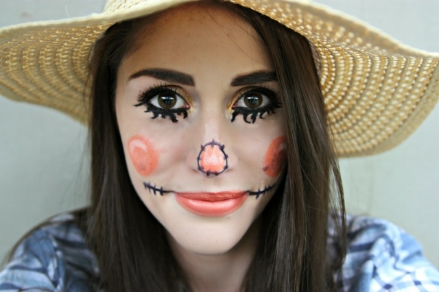 maquillage-pour-Halloween-femme-épouvantail-sympa