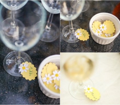 marque-verre-DIY-nuages-papier-jaune-déco-marguerites-noms-invités