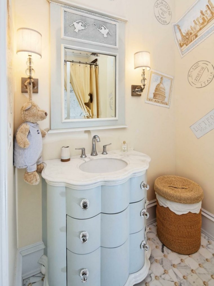 meuble salle de bain bleu pastel vasque marbre déco style boudoir