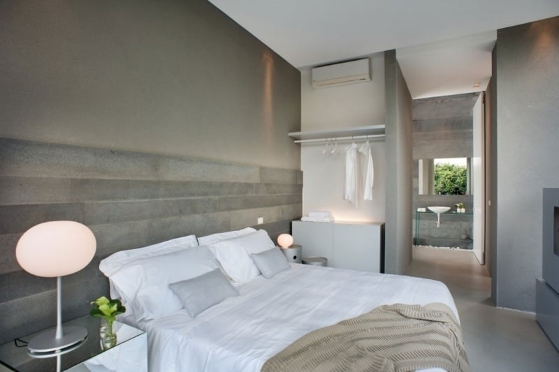 mobilier-beton-chambre-coucher-mur-accent-béton-salle-bains-attenante-béton mobilier béton