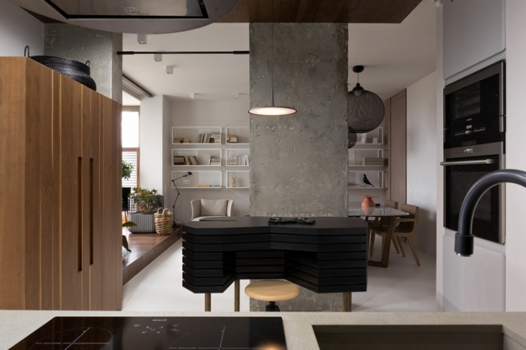 mur-beton-meuble-bureau-moderne-armoires-bois-suspensions-métal