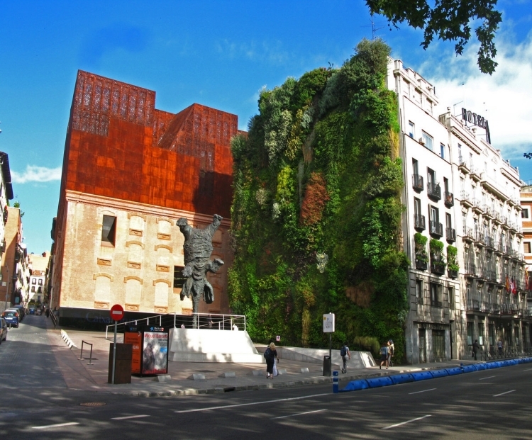 mur immeuble végétalisé art contemporain urbain