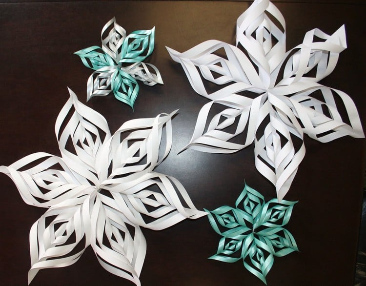 origami noel flocon de neige papier blanc bleu