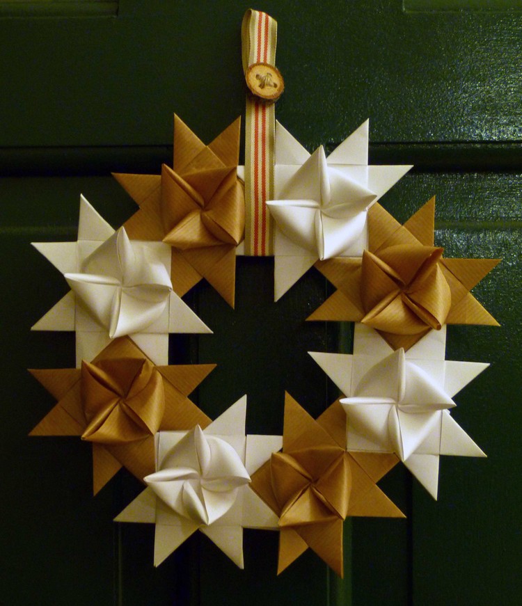 origami Noël facile couronne porte étoiles origami
