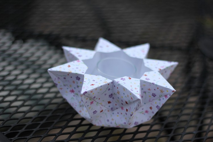 origami-Noël-facile-étoile-origami-panier-papier-motifs