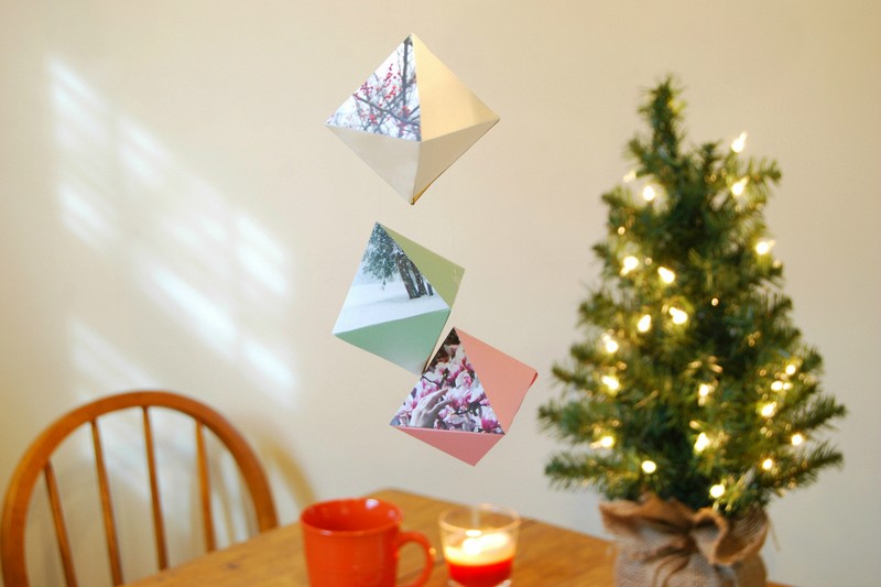 origami facile -enfants-pendentifs-pyramides-sapin-noel