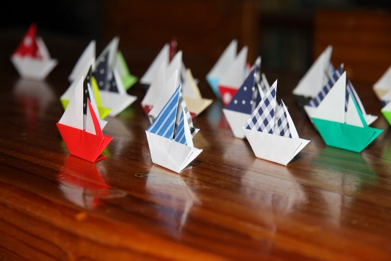 origami-facile-faire-petits-garçons-bateaux-papier
