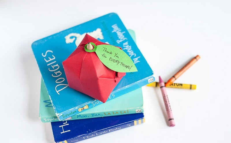 origami-facile-original-boîte-papier-forme-pomme