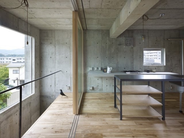 parquet-flottant bois clair mur plafond béton loft moderne