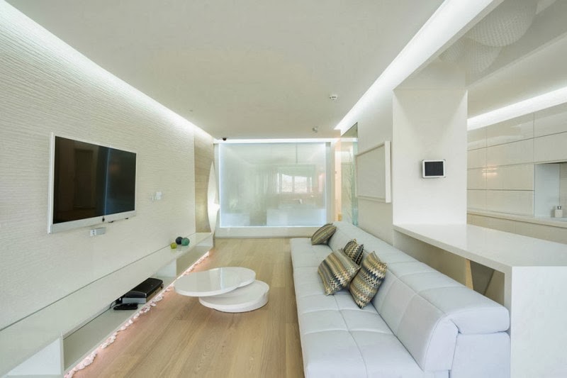parquet-flottant bois clair salon blanc minimaliste