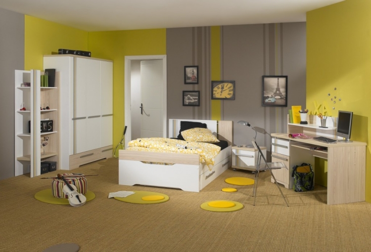 peinture-murale-chambre-coucher-jaune-gris-tapis-rond-lit-armoire-rangement
