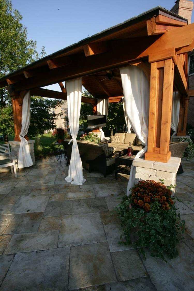 Pergola en bois avec rideaux: 50 idées cools pour le jardin