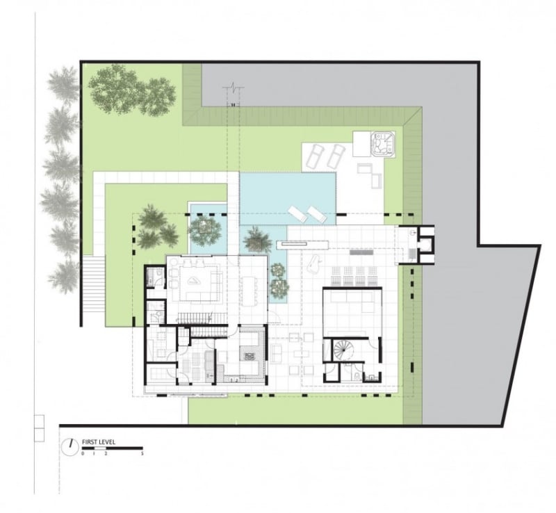 plan architectural maison avec piscine extérieure encastrée