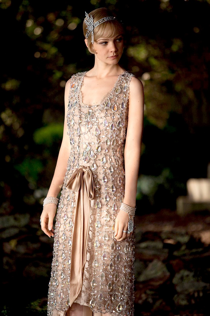 robe-charleston-années-20-richement-décorée-Gatsby-Magnifique