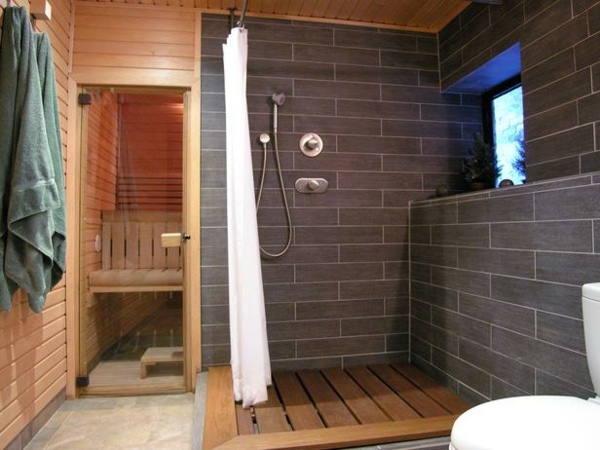 salle de bain avec sauna revêtement bois carrelage gris