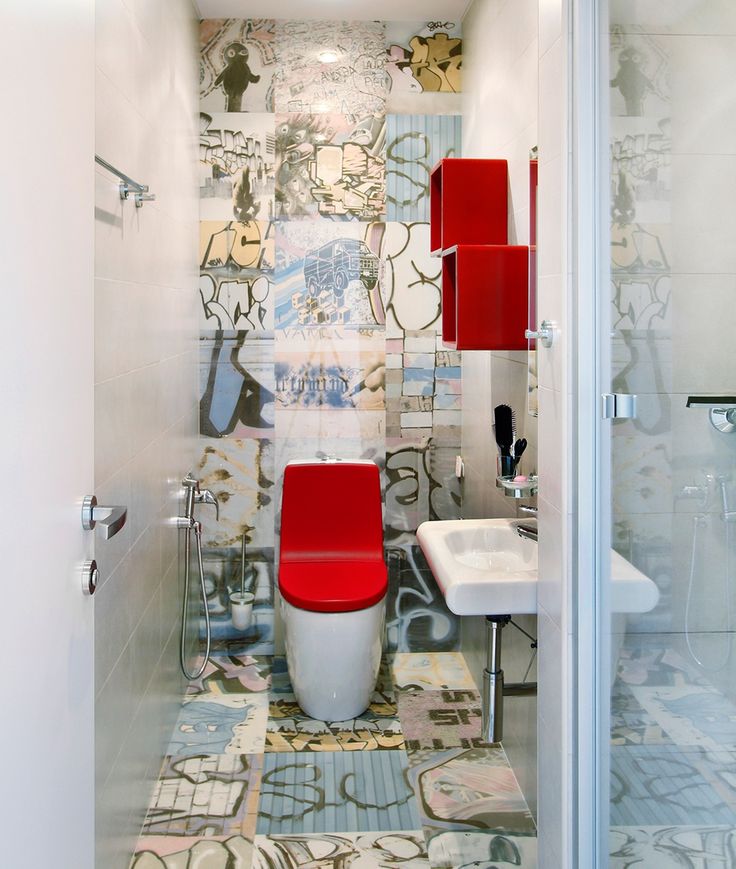 salle de bain wc sanitaire blanc rouge mur graffiti