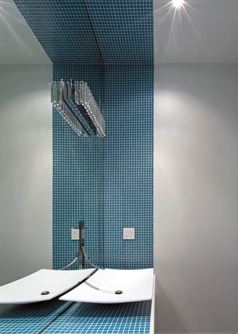 salle-bains-moderne-décoration-intérieur-mosaique-bleue
