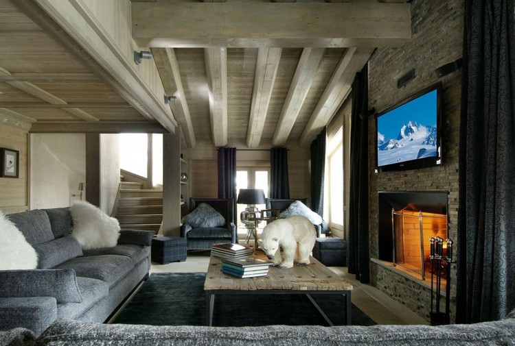 salon-gris-beige-plafond-murs-bois-cheminée-plaques-parement-pierre