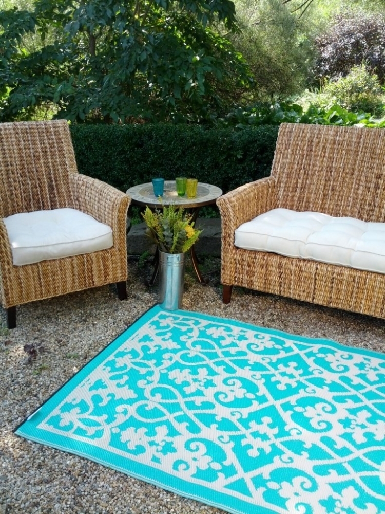 salon jardin rotin tapis extérieur motifs turquoise blanc