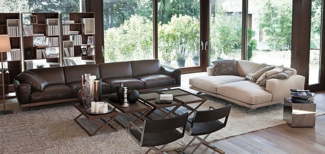 salon-moderne-couleur-neutre-canape-droit-rembourre-table-rectangulaire-chaises-pliables