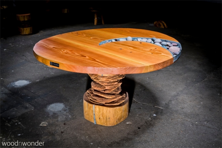 table-massive-bois-Douglas-décoré-galets-zinc