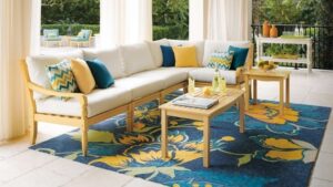 tapis d'extérieur fleuri design moderne assorti coussins