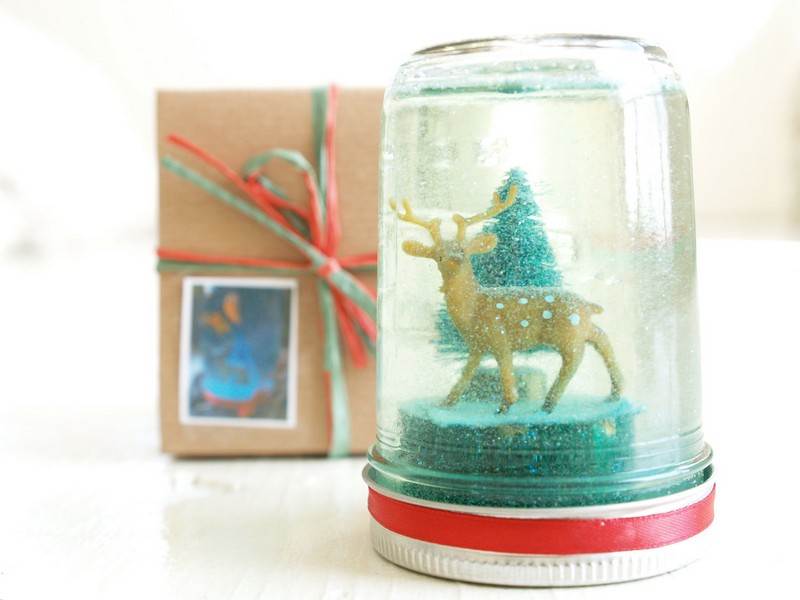 boule-neige-faite-maison-Noël-renne-sapin-emballage-vintage