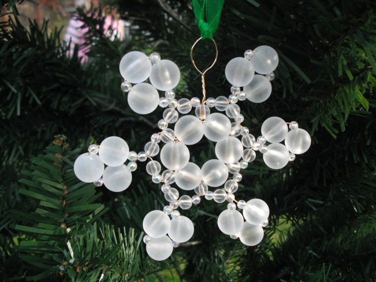 bricolage-Noel-flocon-neige-perles-blanches bricolage pour Noël