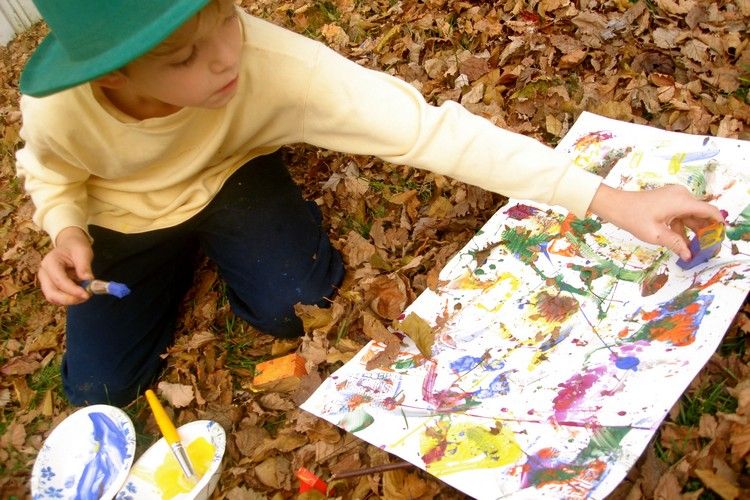 bricolage-automne-enfants-peinture-feuille-blanche