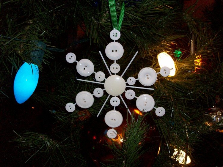 bricolage de Noël enfant-etoiles-boutons-eclairage