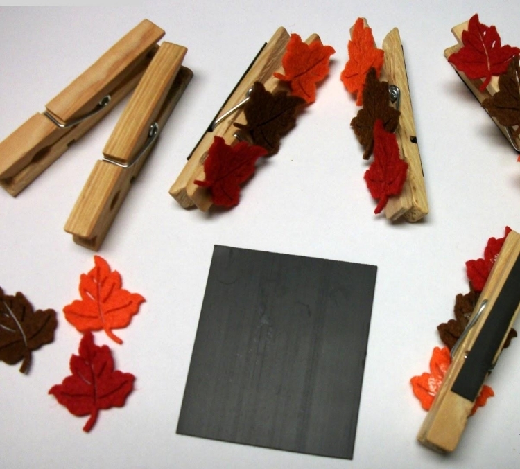 bricolage-decoration-automne-déco-pinces-linge-feuilles-automne-feutre-bande-aimant bricolage décoration
