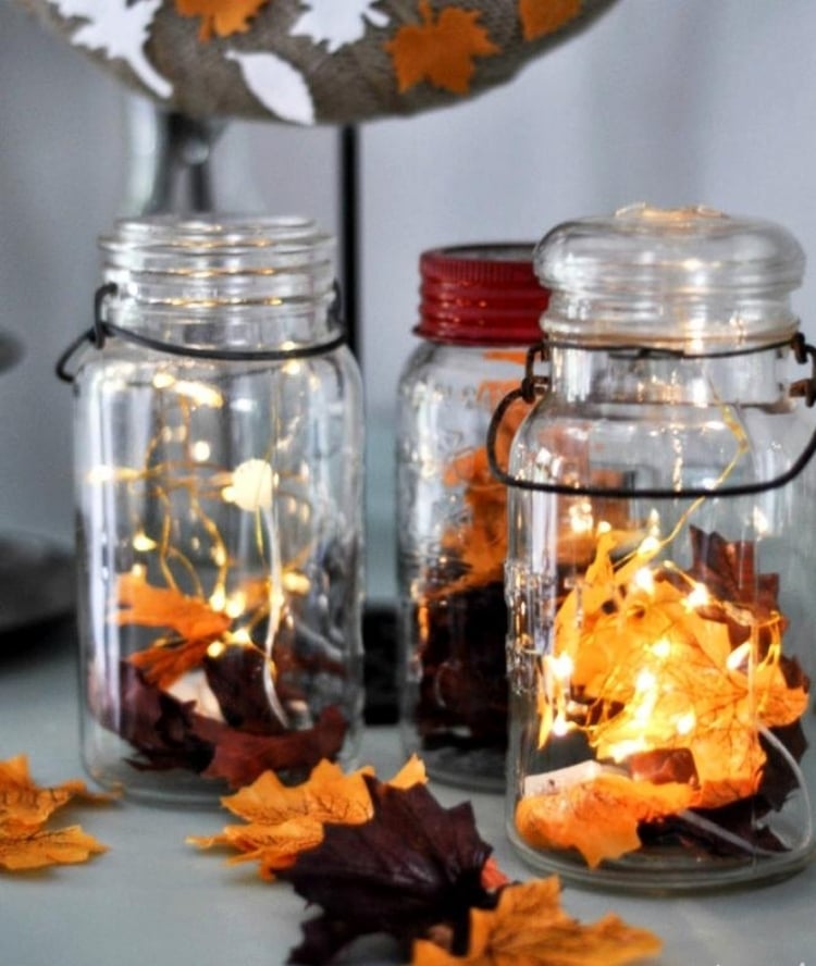 bricolage-decoration-automne-photophores-automne-DIY-feuilles-orange-piles