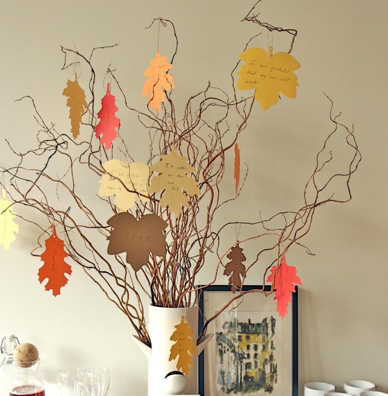 bricolage-enfants-automne-arbre-remerciements-feuilles-papier-construction