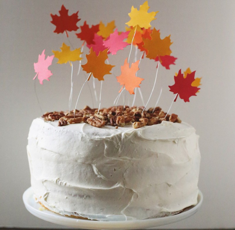 bricolage-enfants-automne-gâteau-noix-feuilles-décoratives-papier-construction bricolage pour enfants