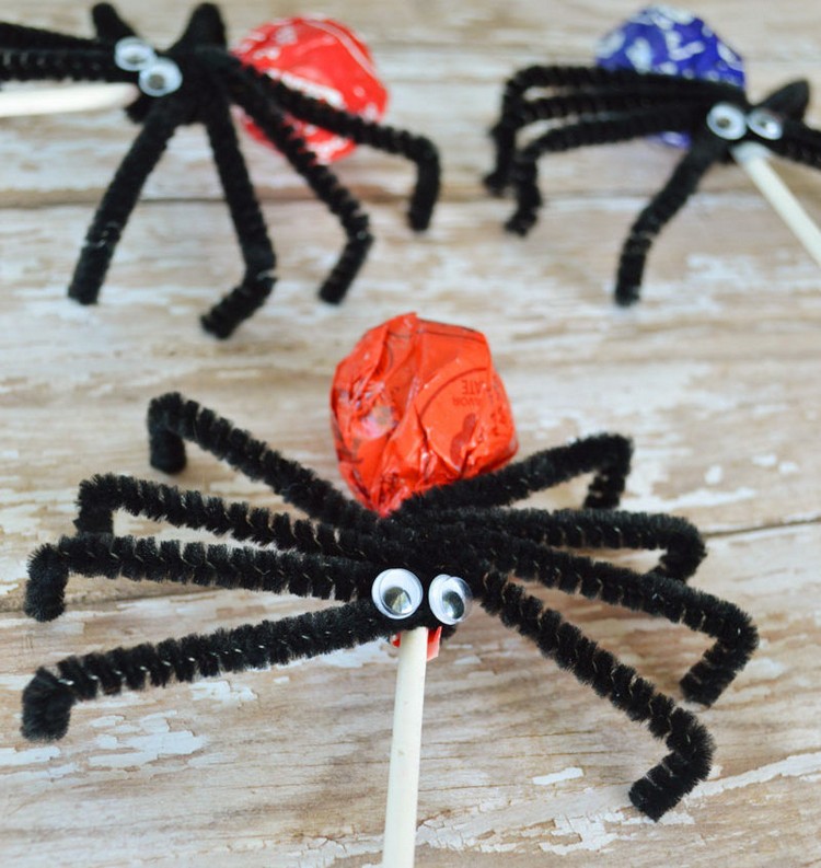 bricolage-enfants-automne-nettoie-pipes-araignées-sucettes bricolage avec les enfants