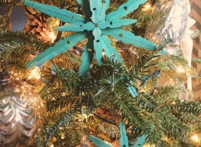 bricolage-noel-pince-linge-etoiles-couleur-verte-sapin-guirlande-lumineuse