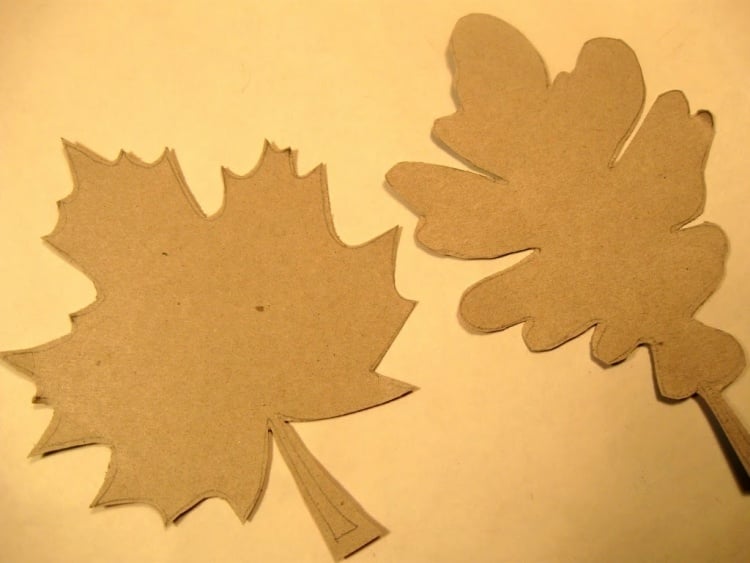 bricolage-pour-enfants-automne-feuilles-découpées-carton