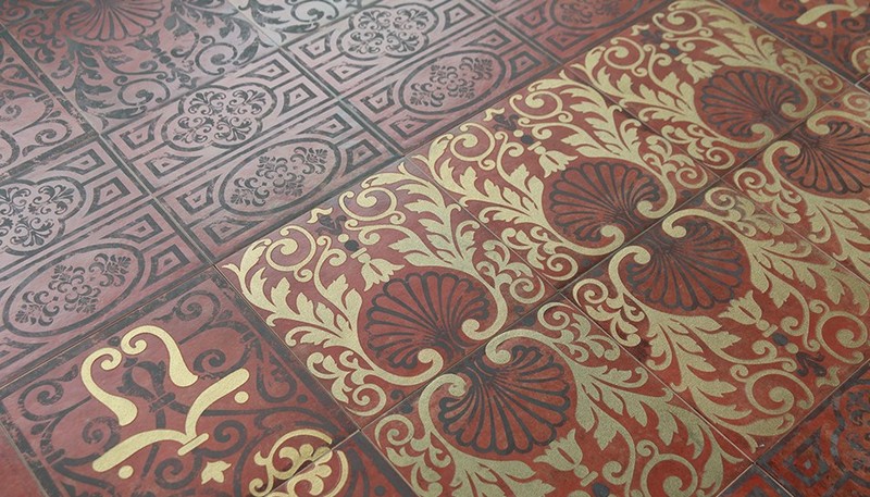 carrelage-design-artistique-motif-victorien-rouge-or-eco-ceramica carrelage design