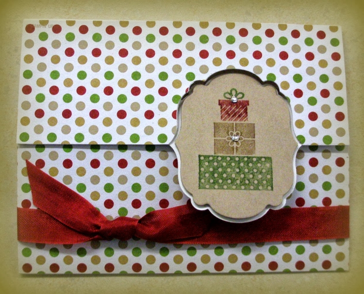 carte-Noel-fabriquer-vintage-pois-multicolores-noued-rouge-motif-boîtes-cadeaux