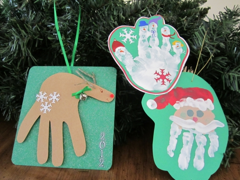 carte-vœux-Noël faite maison empreintes mains enfants