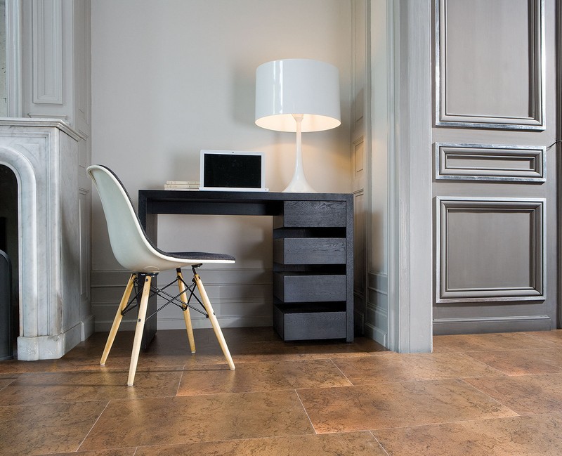 chaise design Eames revêtement de sol dalles liège Wicanders