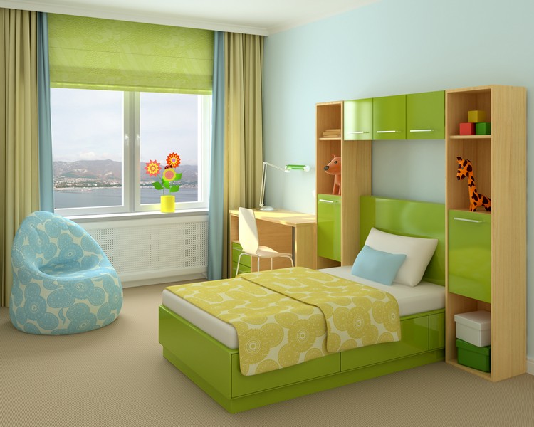 chambre-enfant-petit-espace-fauteuil-lit-armoire-rangement-peinture-bleu-rideau-store-tamisant