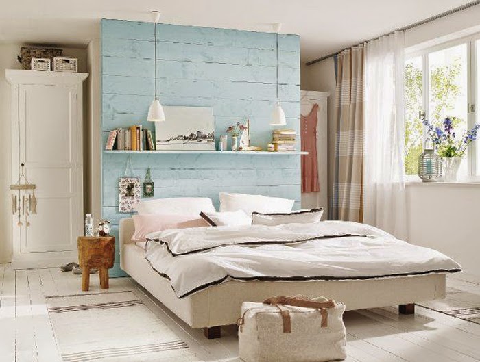 chambre mur accent planches bois peintes bleu couleur pastel