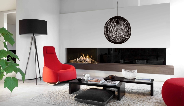 cheminee-design-elegant-fauteuil-rouge-suspension-design-table-rectangulaire-basse