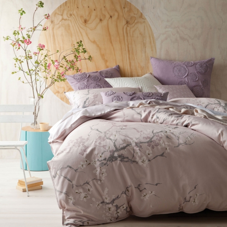 couleur lilas idées décoratives chambre coucher romantique
