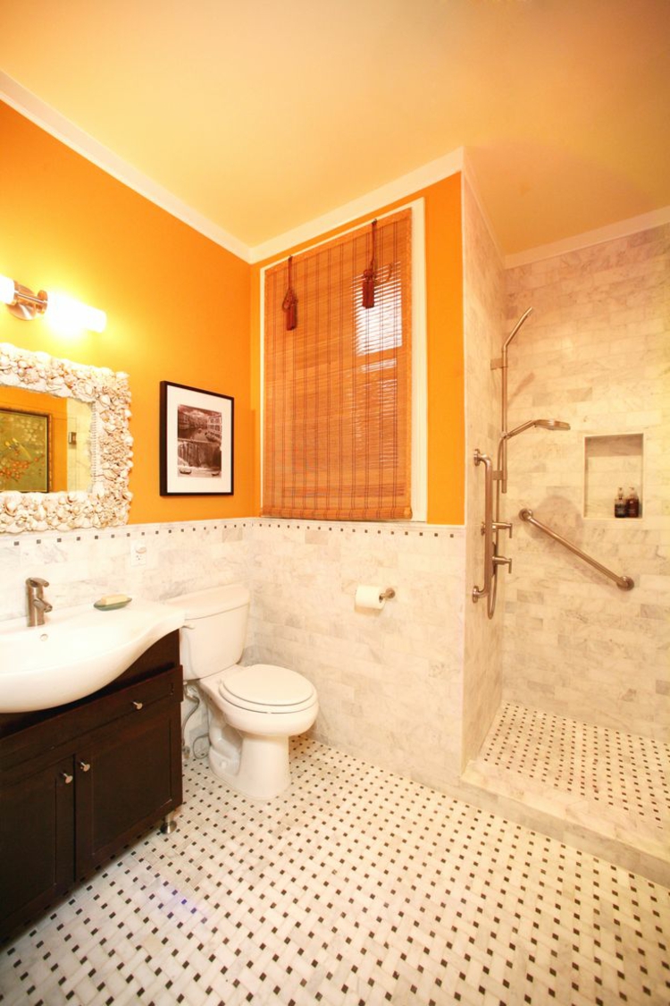 couleur-salle-bains-orange-chaud-carrelage-mural-aspect-pierre-mosaique-noir-blanc-meuble-vasque-bois-sombre